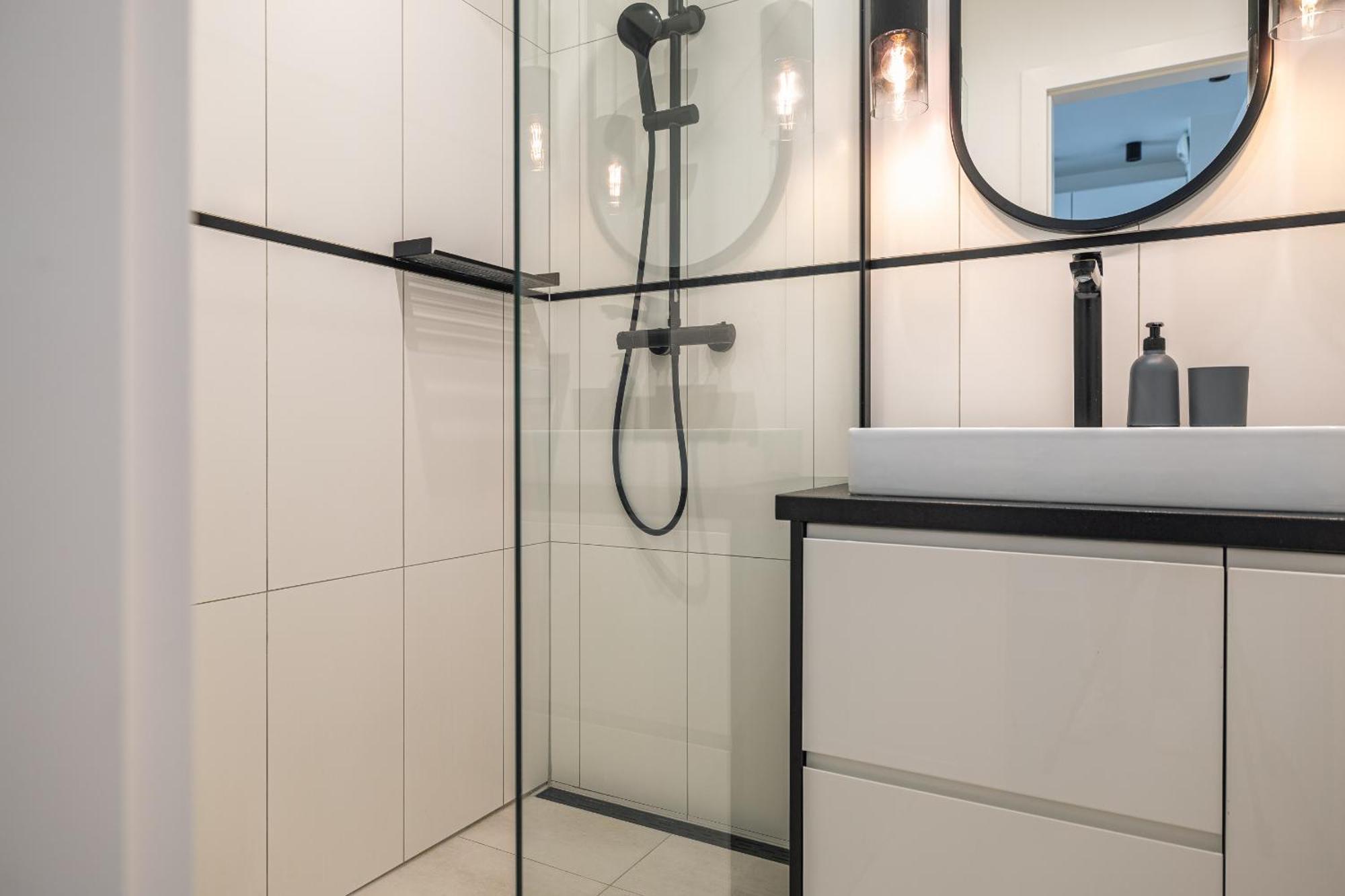 Q4apartments *