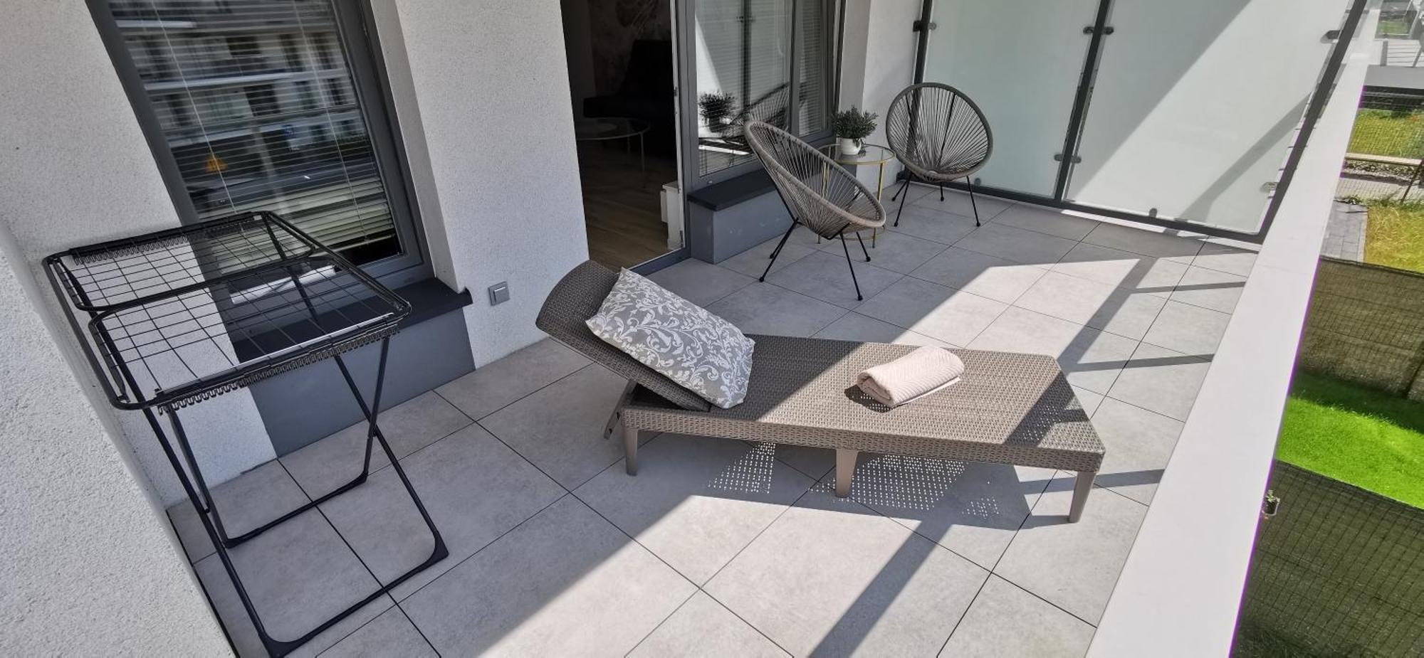 Apartament Flou 81, Parking & 700m Plaza *