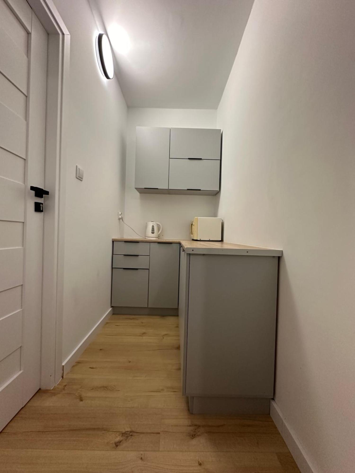Rooms4less Guest house *