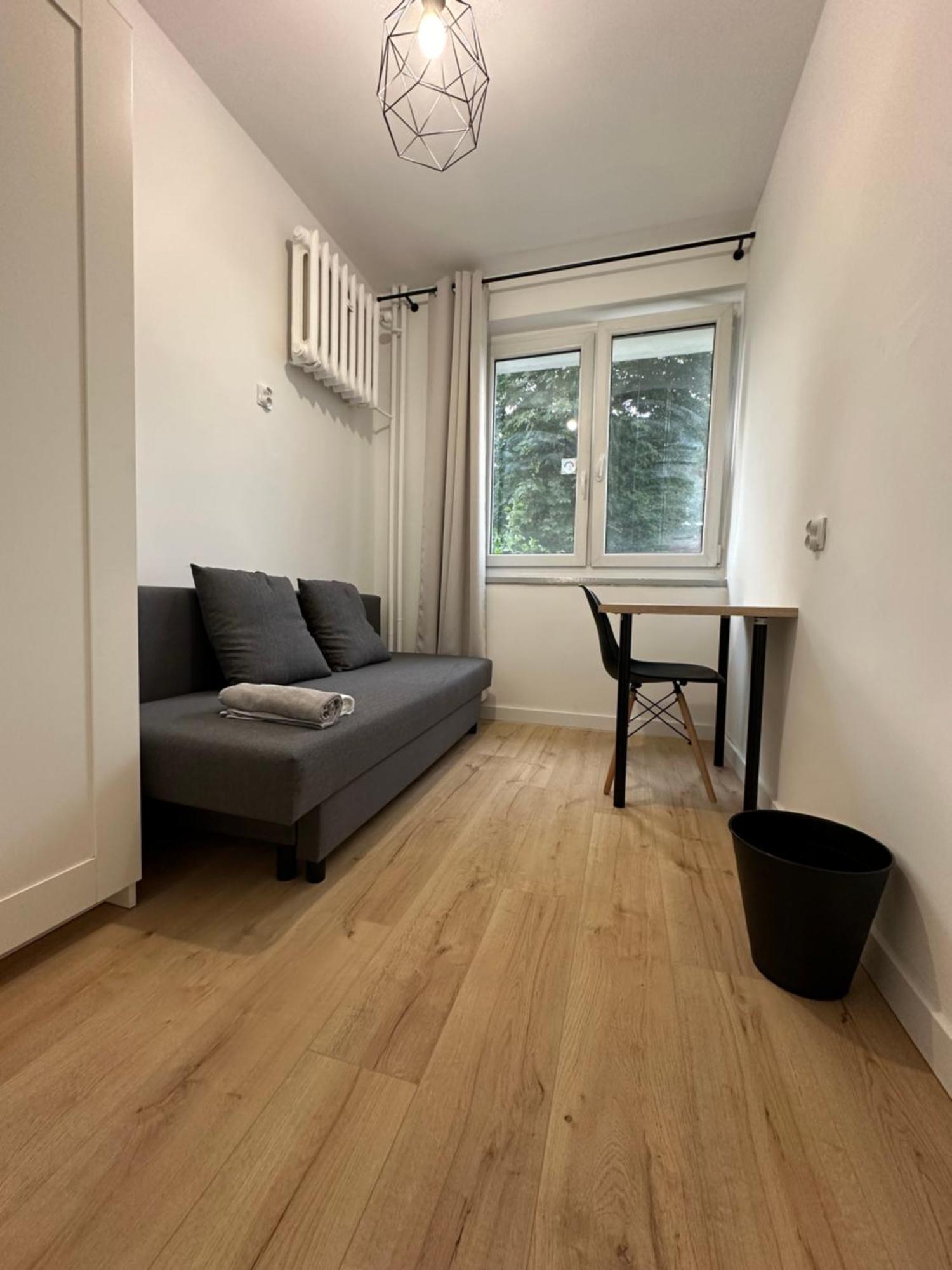 Rooms4less