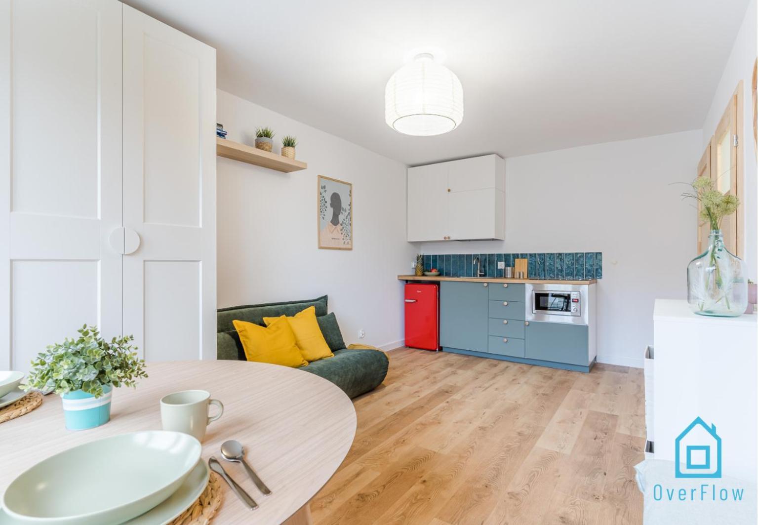 Retro Apartment *
