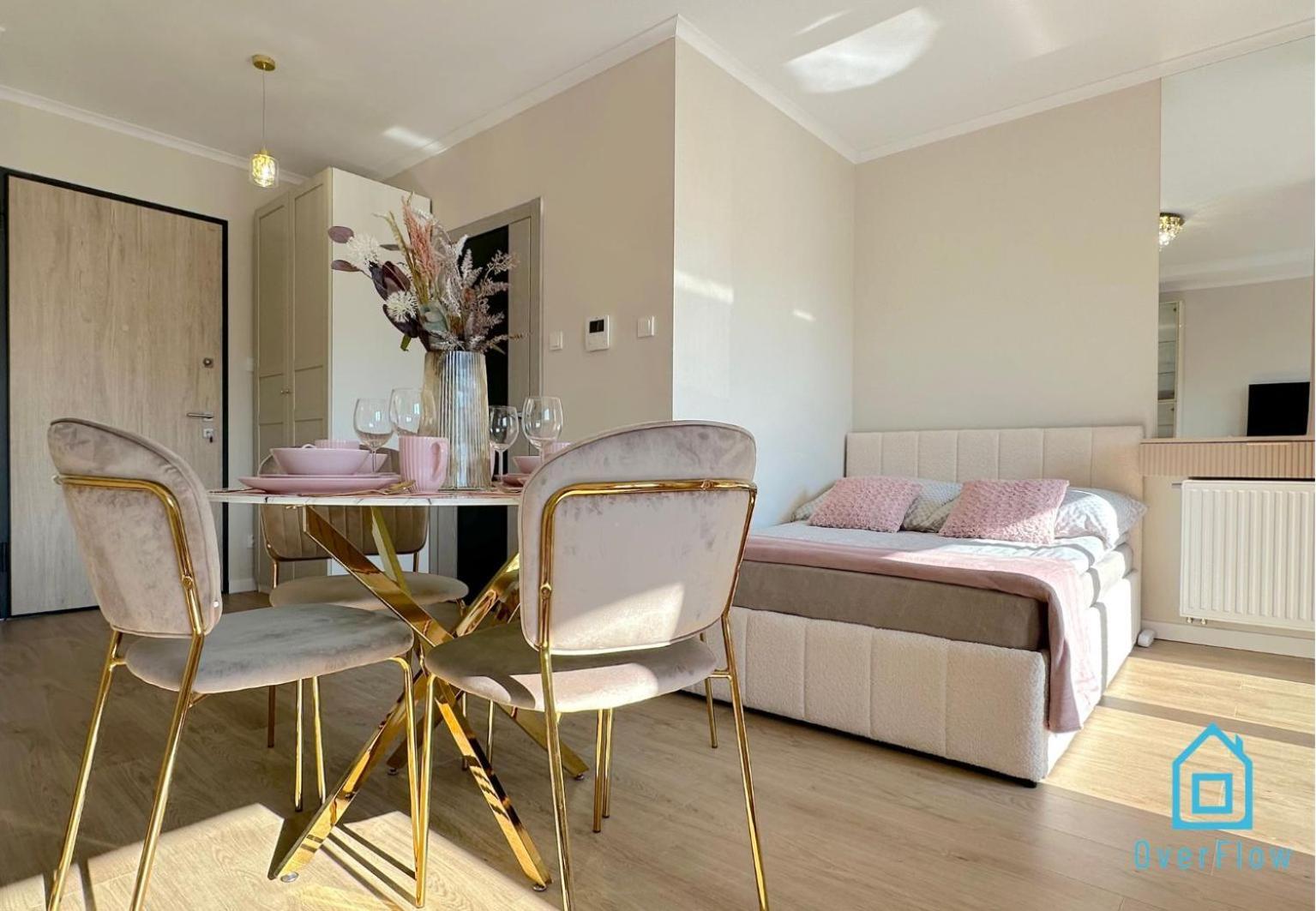 Laura With Sauna & Gym, 5 Min To Baltic Sea & Polsat Arena Apartment *