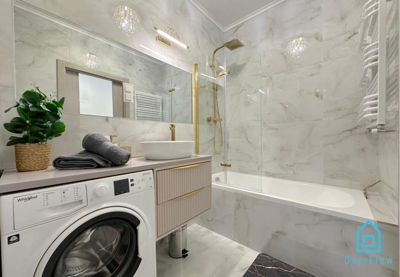 Apartment Laura With Sauna & Gym, 5 Min To Baltic Sea & Polsat Arena