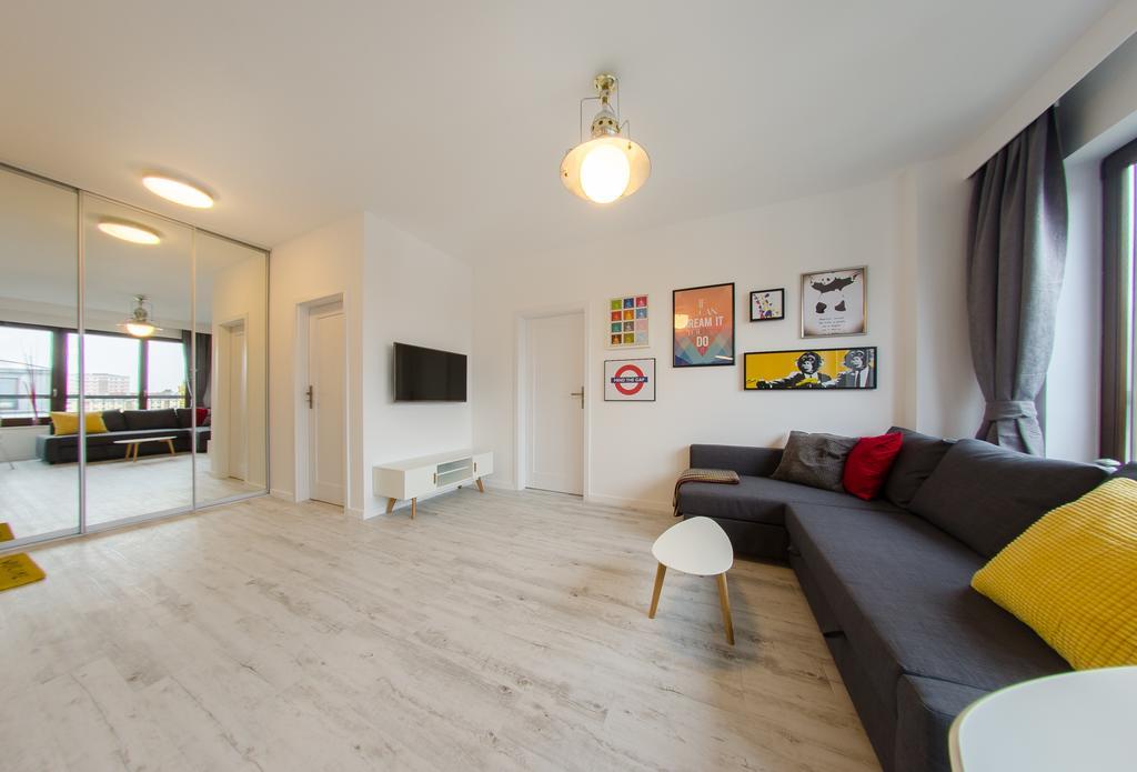 3 City - White 2 *