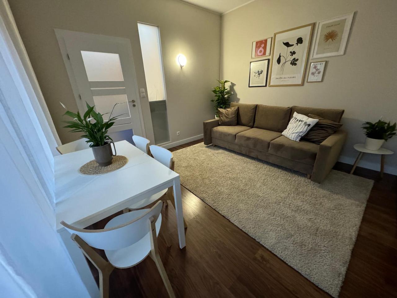 Apartament Chanellka Garnizon Lägenhet *