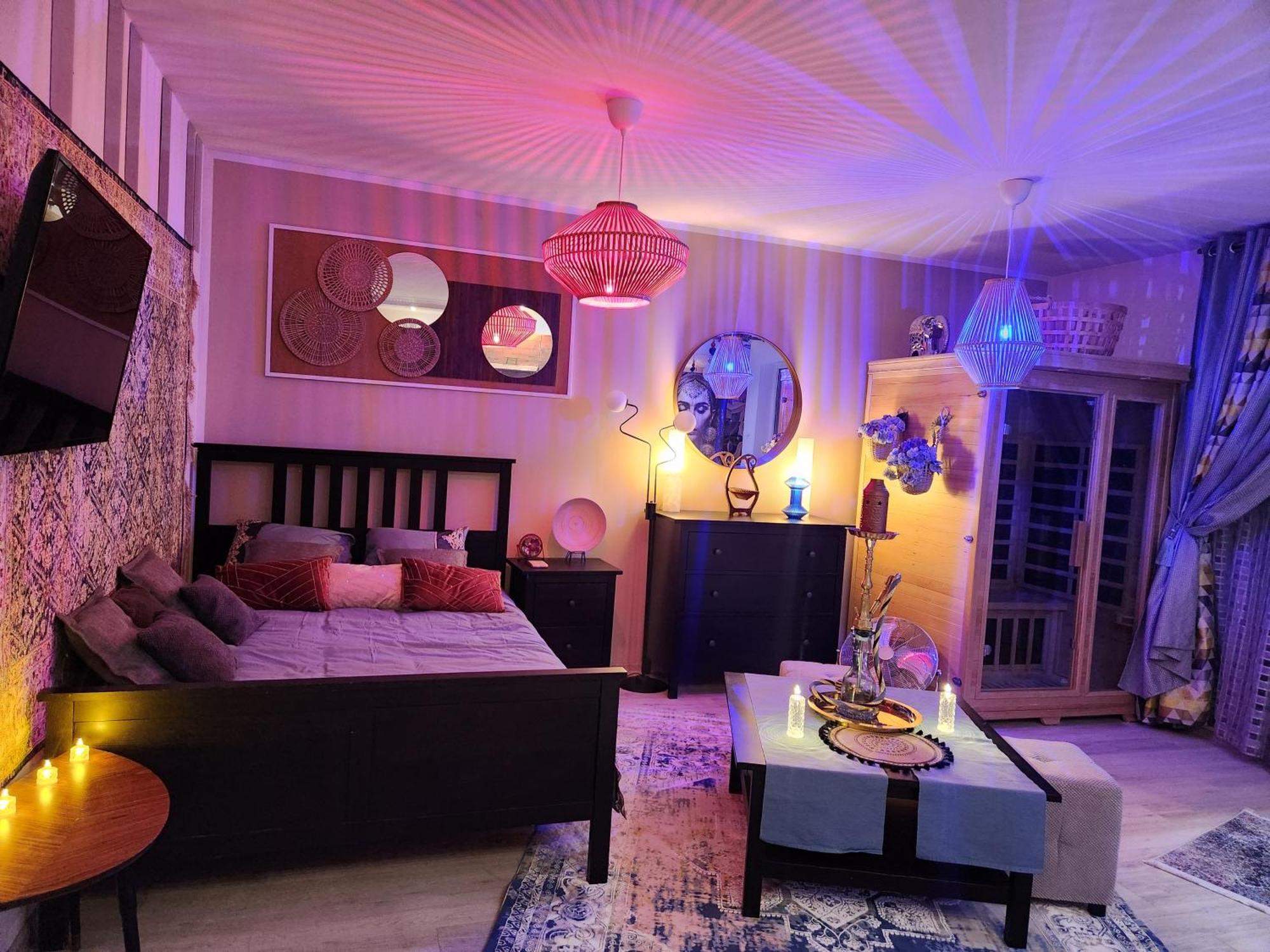Chmielna Prestige With Luxury Jacuzzi And Sauna! Selected Also Feature A Massage Chair And Himalayan Salt With Color Therapy Salt Forest Apartment Danzig