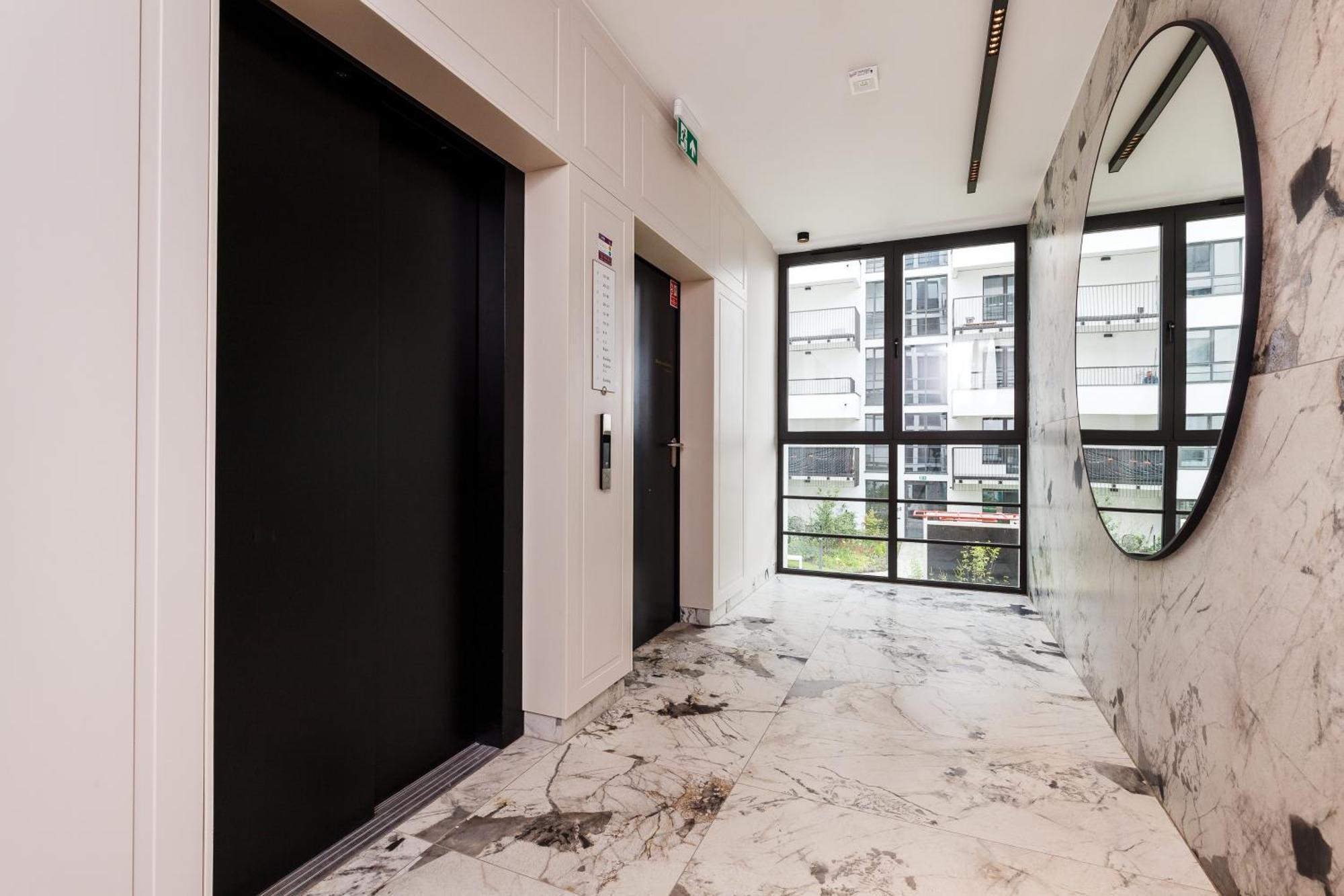 Apartment Mlode Doki By Happystay Gdansk