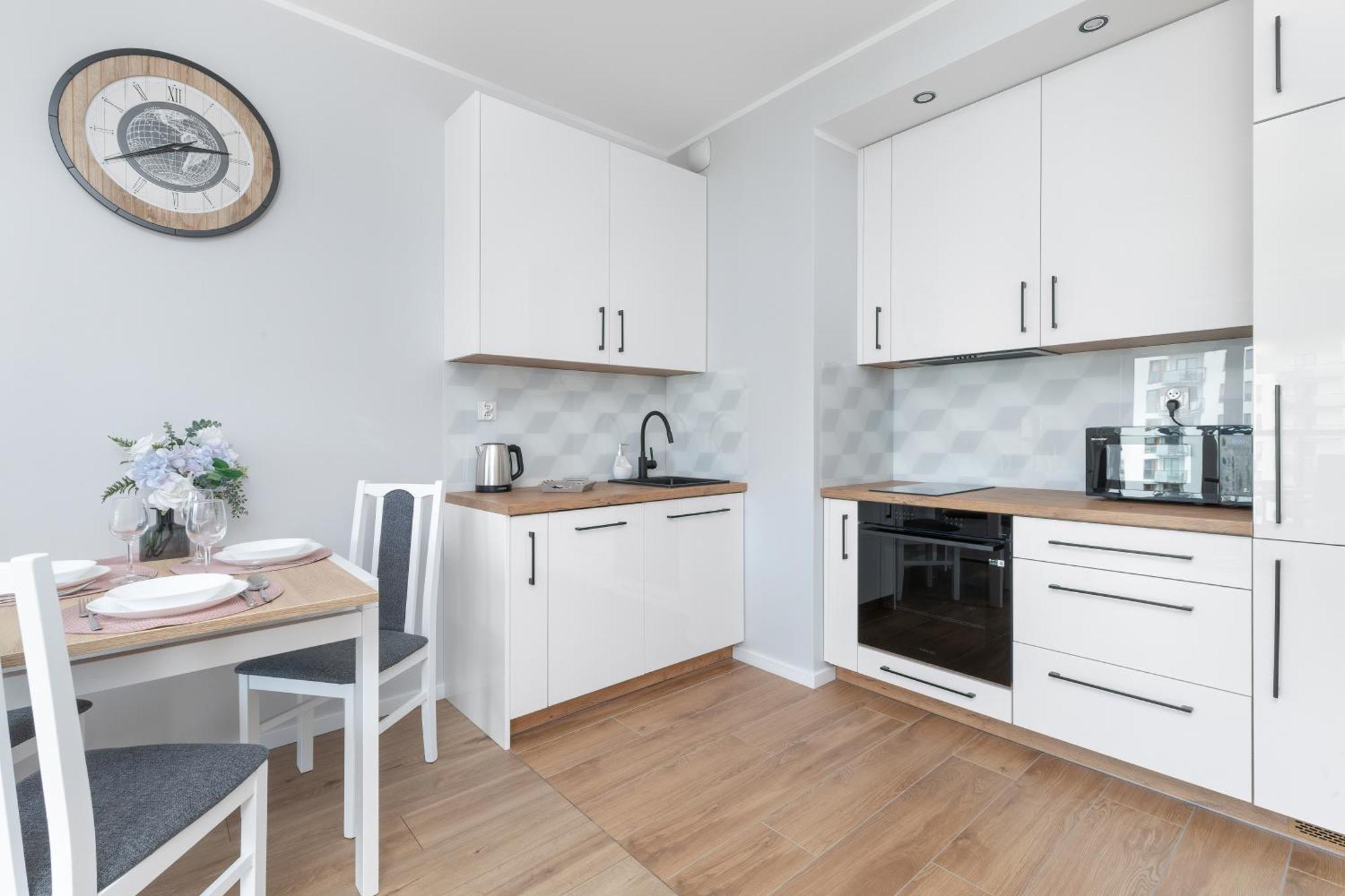 Nowa Letnica Comfortable With Balcony & Parking By Renters Lägenhet Gdańsk