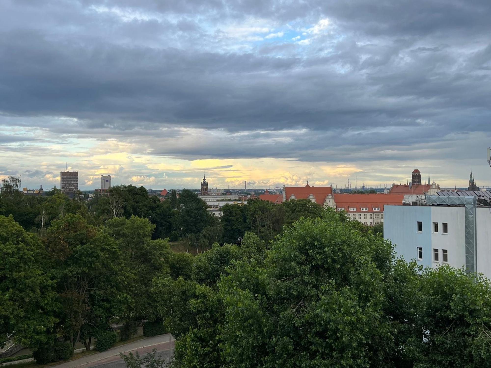 Kawalerka Blisko Srodmiescia Apartment *