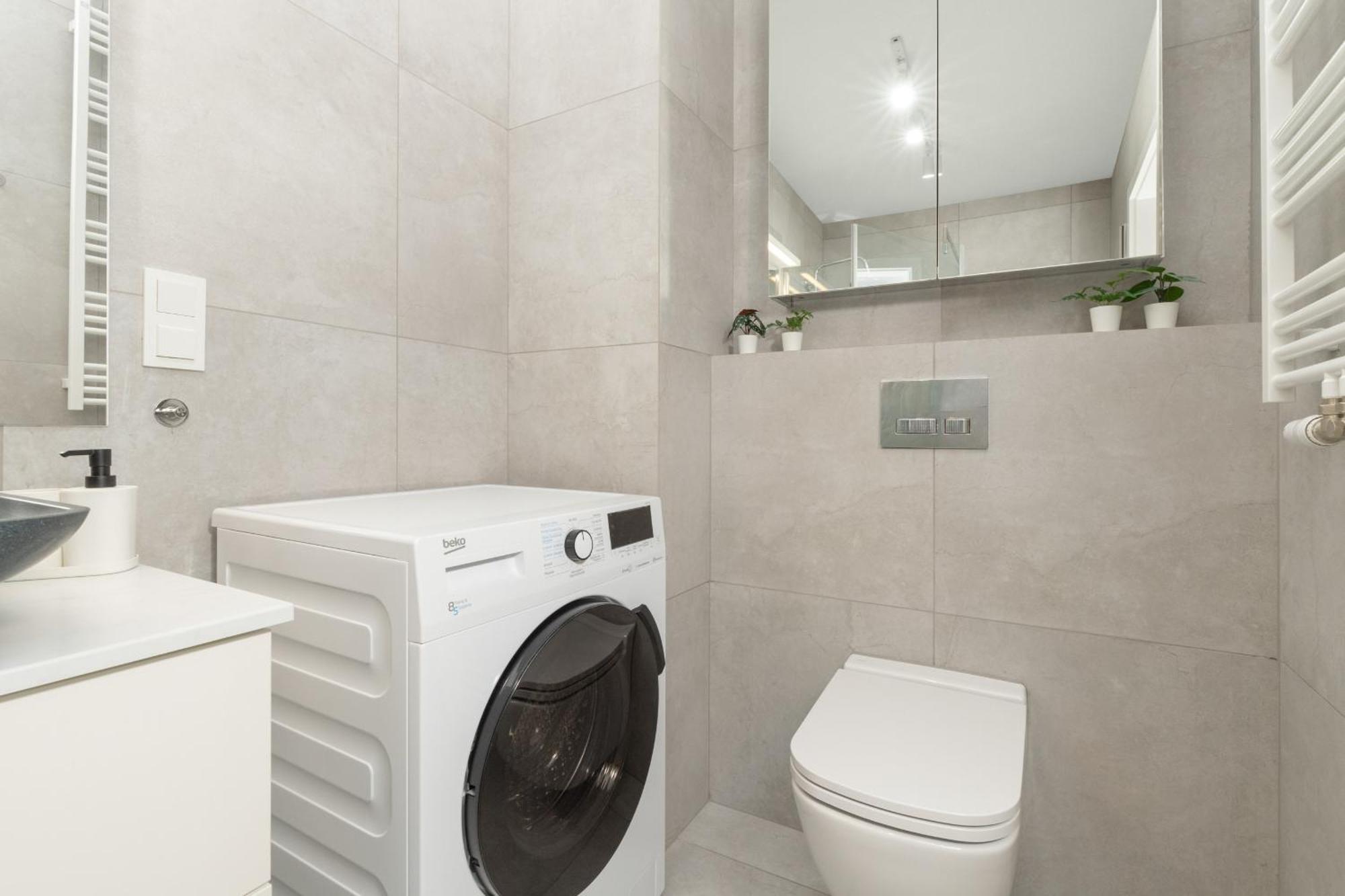 Sea And Stadium In Good Design With Parking & Garden By Rent Like Leilighet *