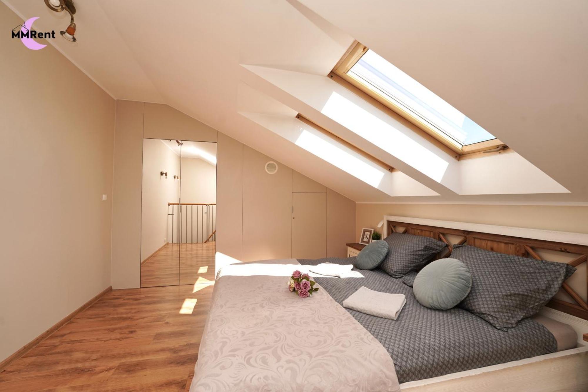 Apartment Mmrent Two-story