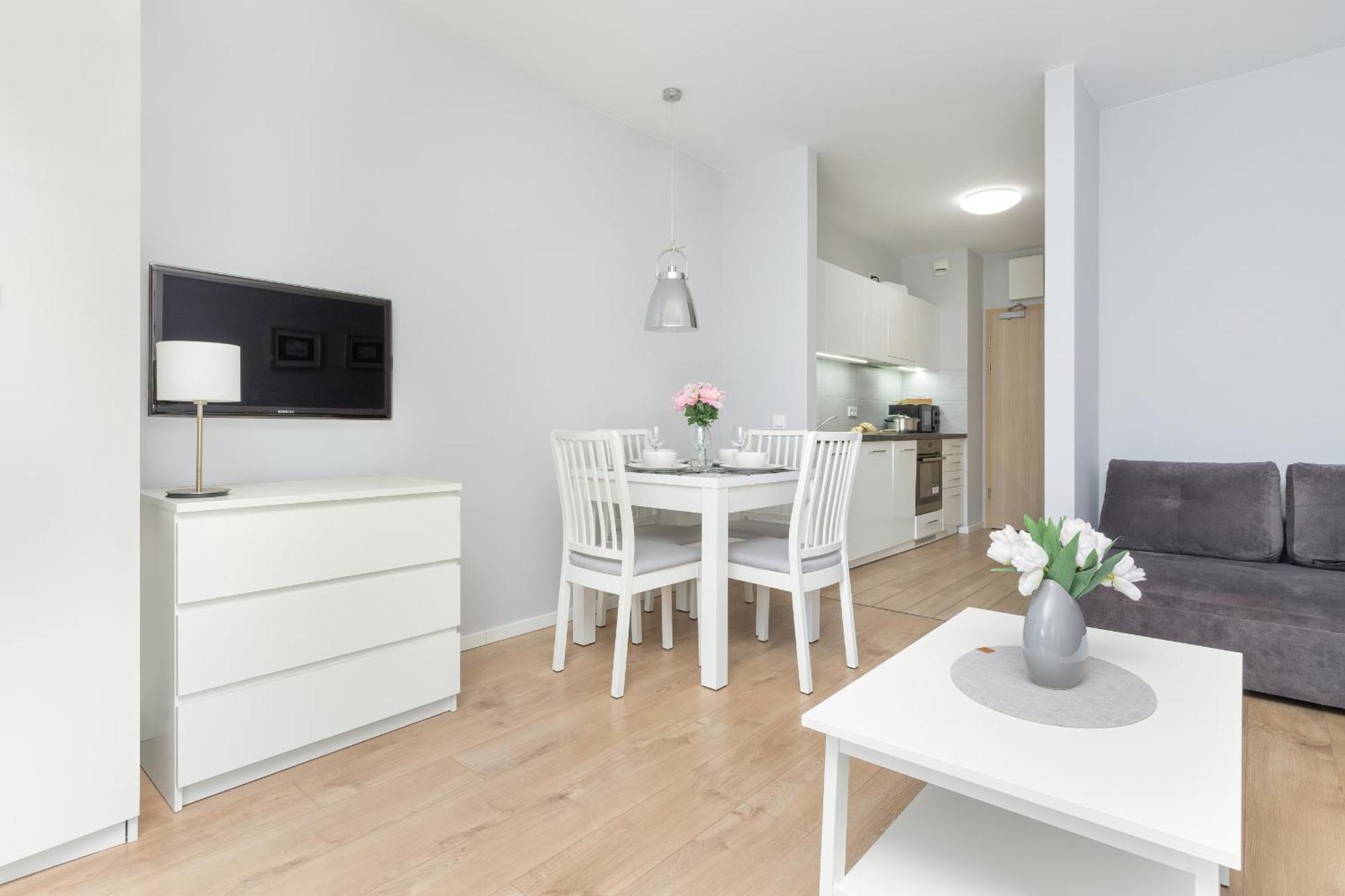 Apartment Przytulne Z Balkonem & Parkingiem By Rent Like