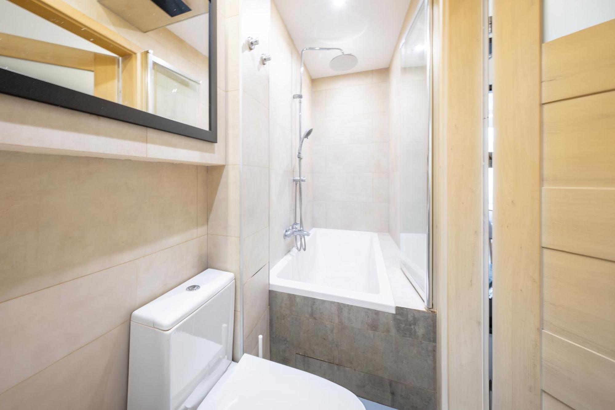 Stunning With Balcony Apartment *