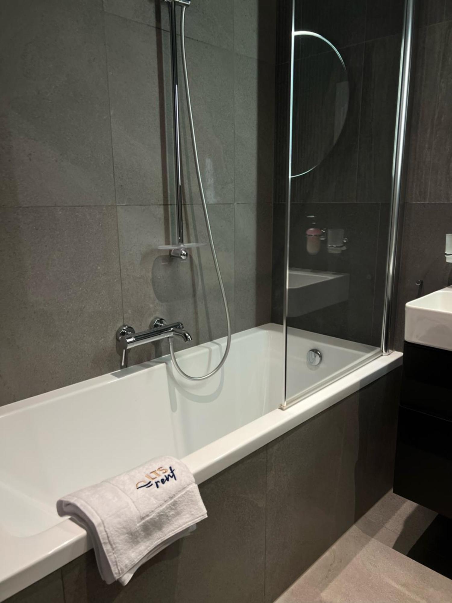Lts Rent Luxury & Comfortable Lakowa Apartment
