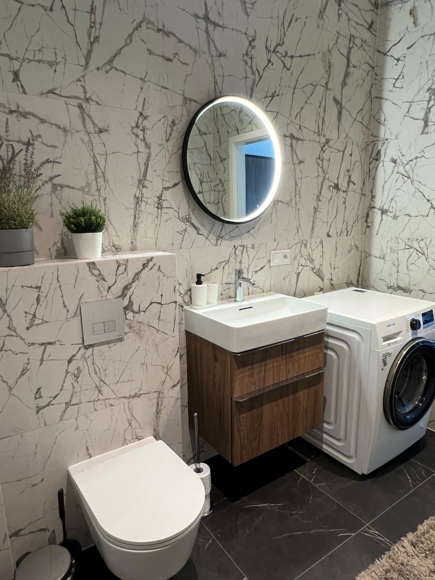 Lts Rent Luxury & Comfortable Lakowa Apartment