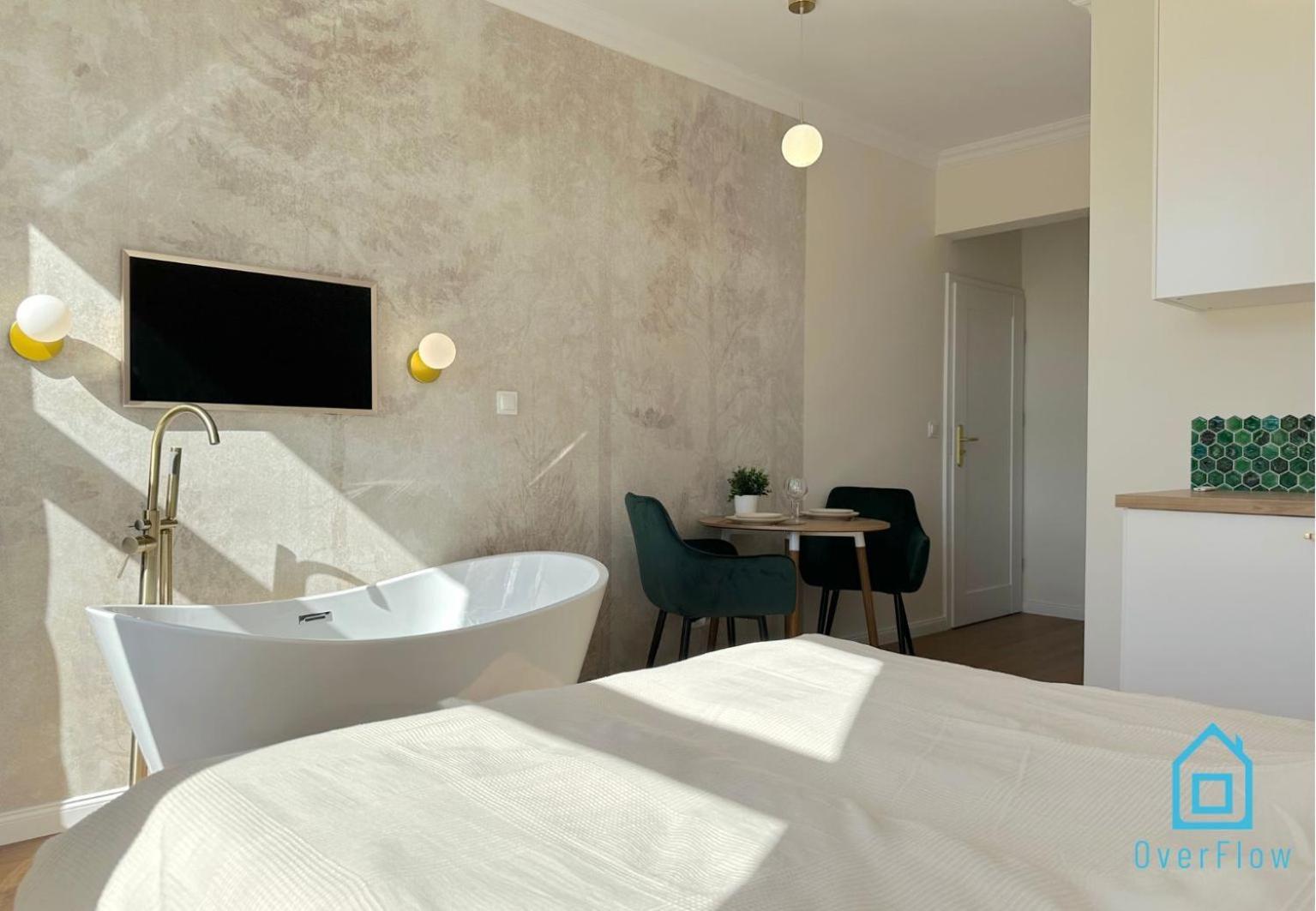 Seredino Relax Apartment- Romantic Escape With A Bathtub In The Bedroom, 5 Minutes To Old Town & Seaside Căn hộ
