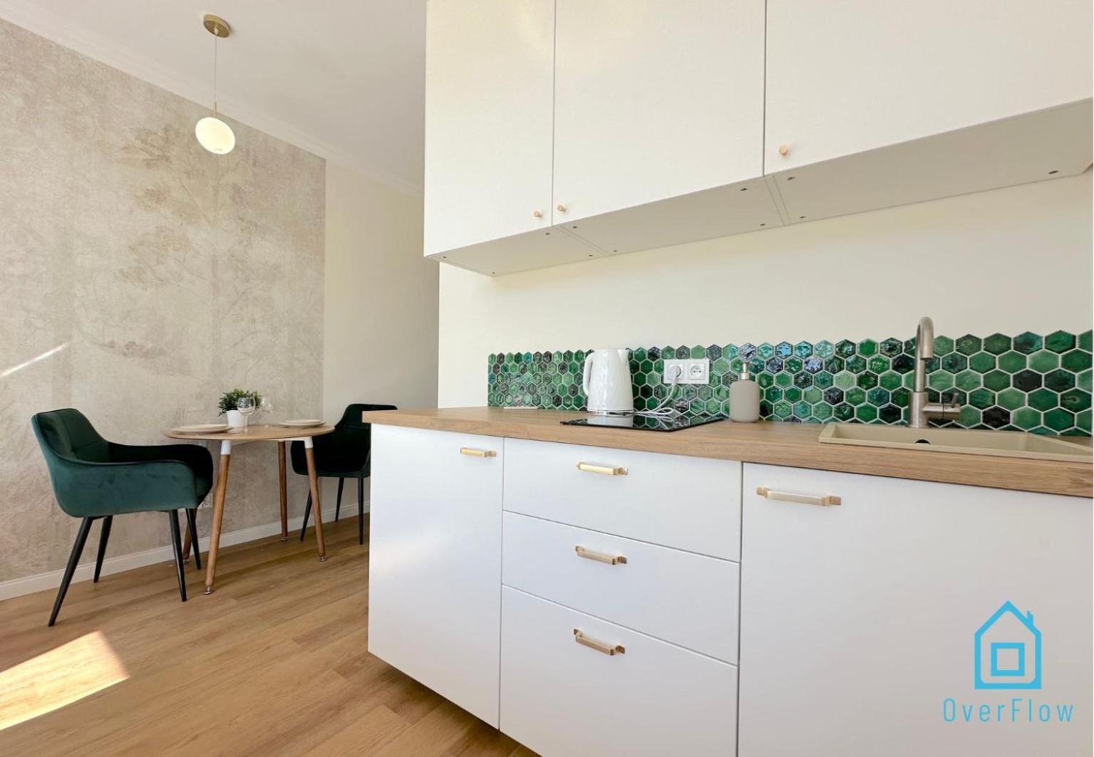 Căn hộ Seredino Relax Apartment- Romantic Escape With A Bathtub In The Bedroom, 5 Minutes To Old Town & Seaside Gdansk