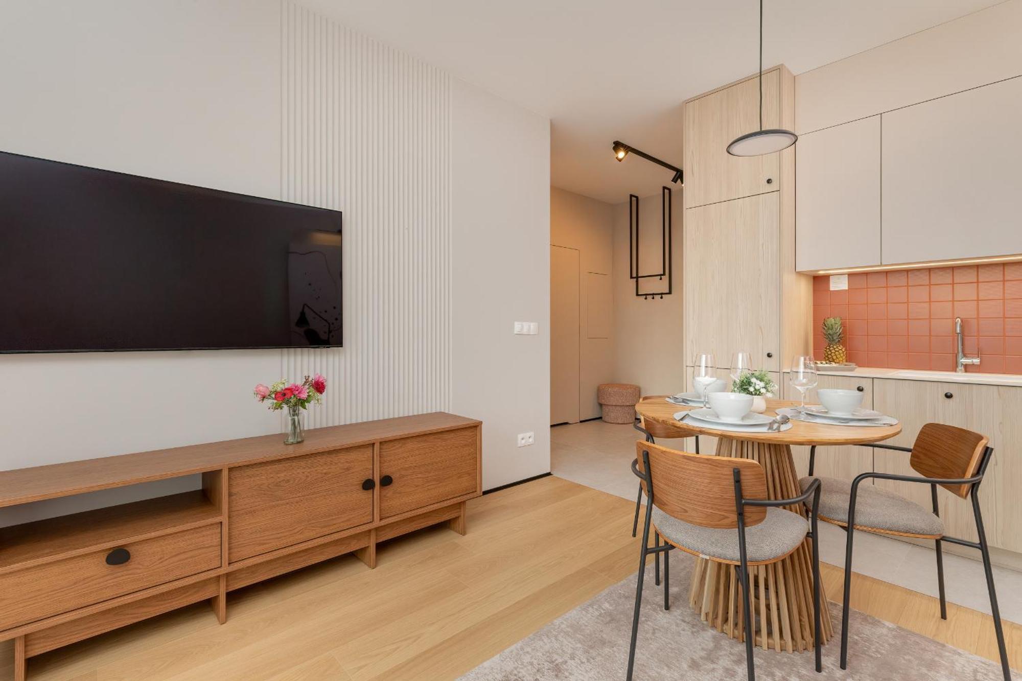 Stylowe Apartmenty Z Parkingiem Popieluszki W Gdansku By Renters Apartment