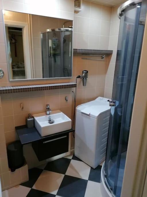 Sunny And Comfortable Double Bedroom * Gdansk