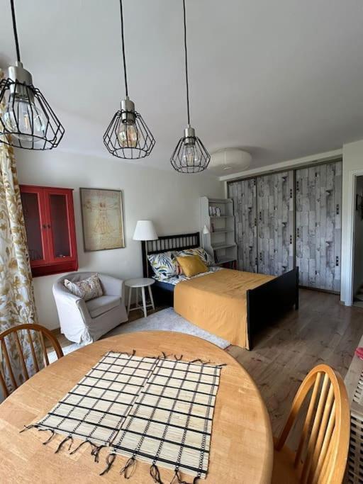 Sunny And Comfortable Double Bedroom Apartment Gdansk