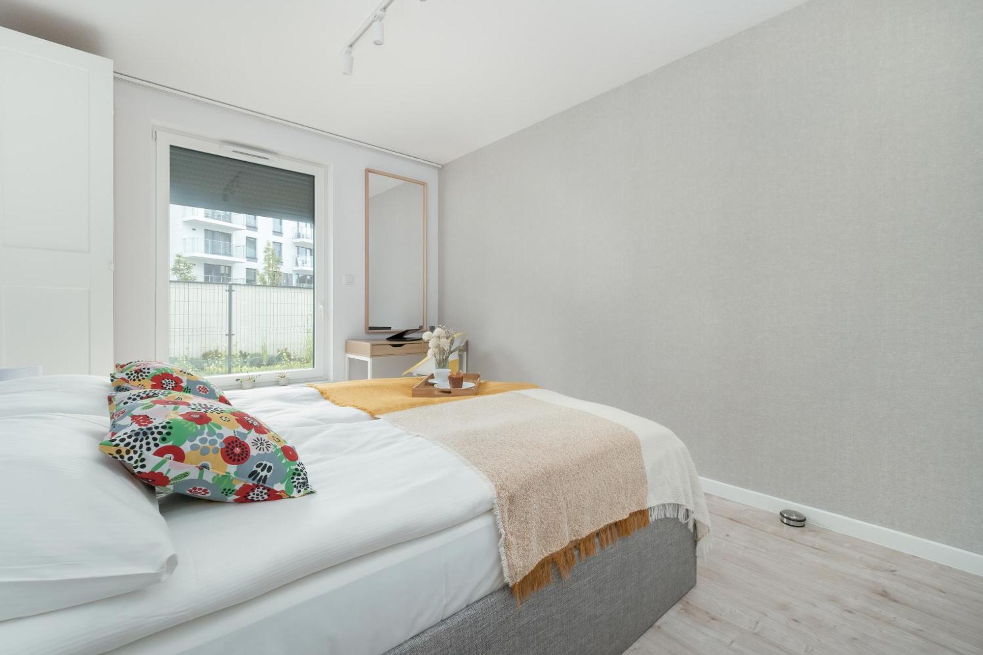Sea And Stadium In Good Design With Parking & Garden By Rent Like Leilighet *
