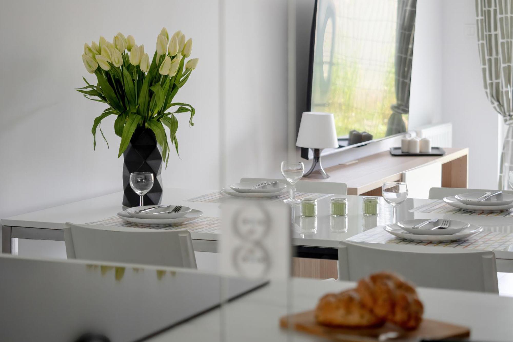 Sea And Stadium In Good Design With Parking & Garden By Rent Like Leilighet