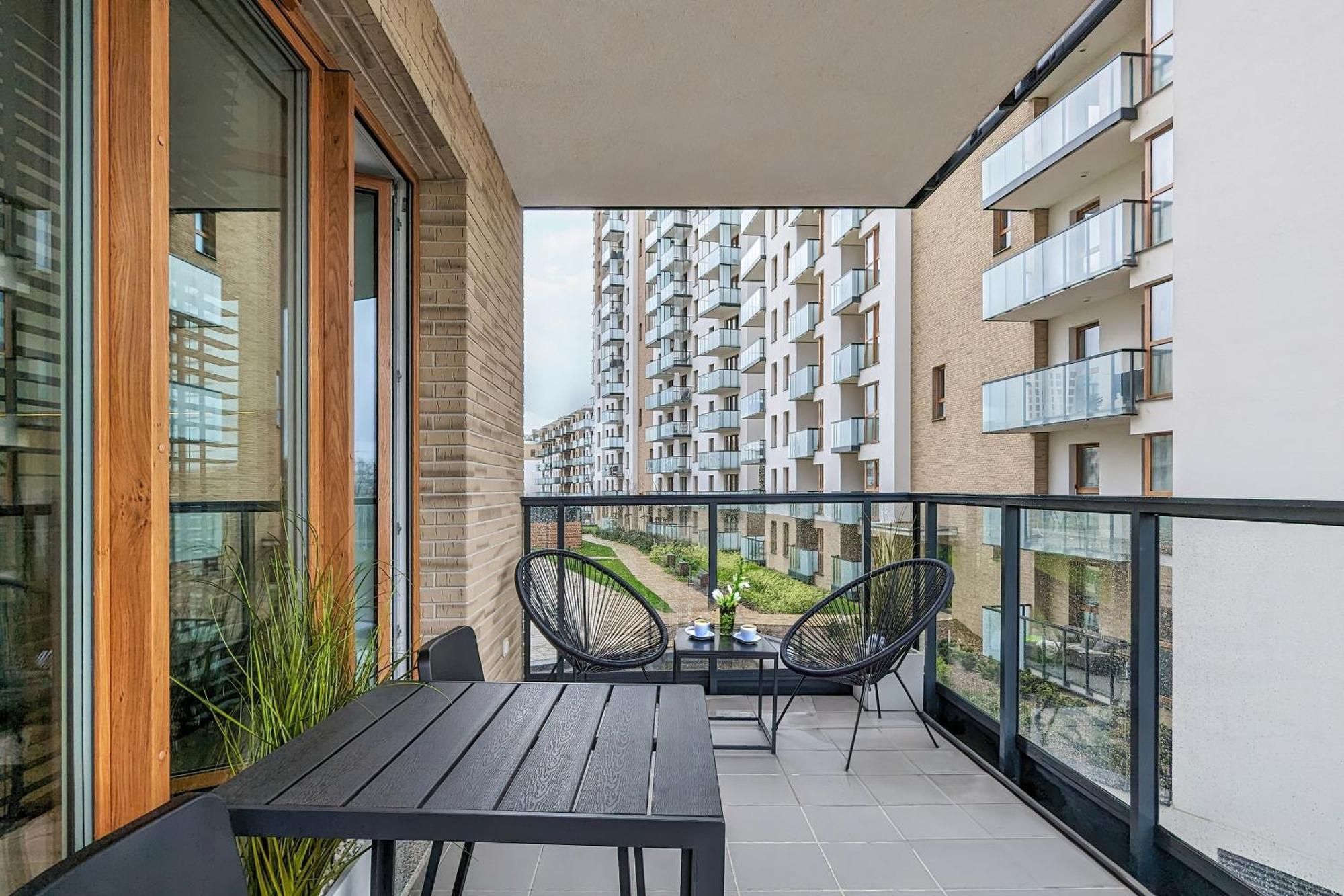 Bright & Modern With Parking Near Arena By Renters Căn hộ *