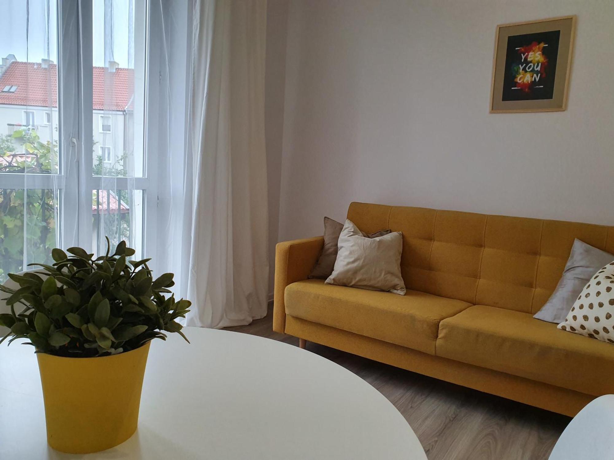 Mieszkanie Blisko Skwerku Apartment *