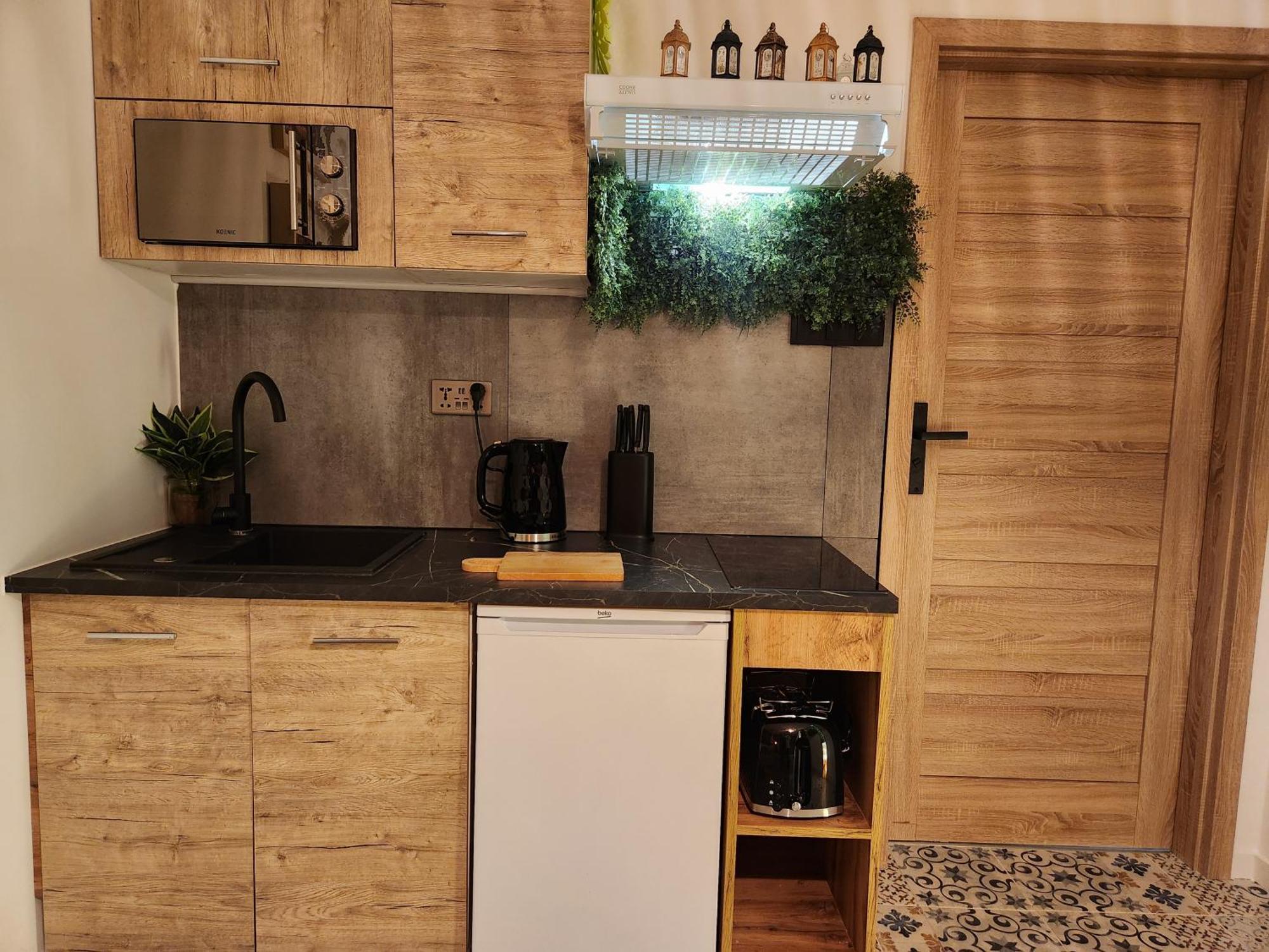 Apartment Chmielna Prestige With Luxury Jacuzzi And Sauna! Selected Also Feature A Massage Chair And Himalayan Salt With Color Therapy Salt Forest *