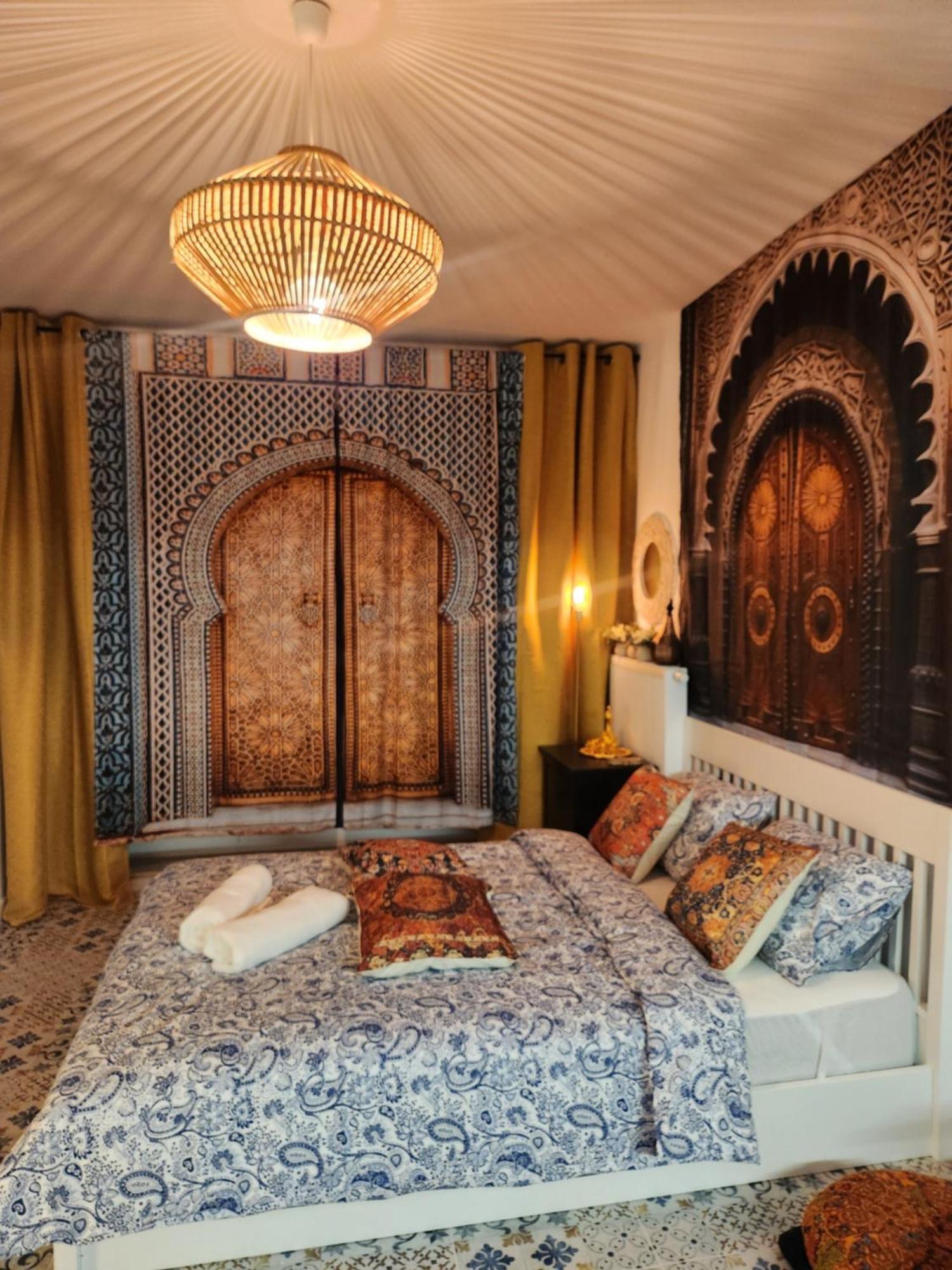 Apartment Chmielna Prestige With Luxury Jacuzzi And Sauna! Selected Also Feature A Massage Chair And Himalayan Salt With Color Therapy Salt Forest Gdansk