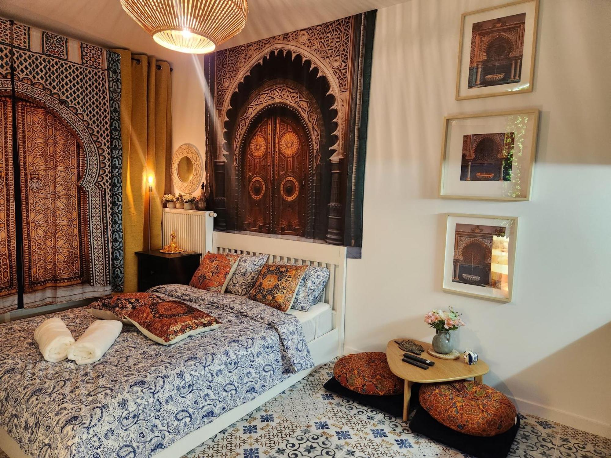 Chmielna Prestige With Luxury Jacuzzi And Sauna! Selected Also Feature A Massage Chair And Himalayan Salt With Color Therapy Salt Forest Apartment