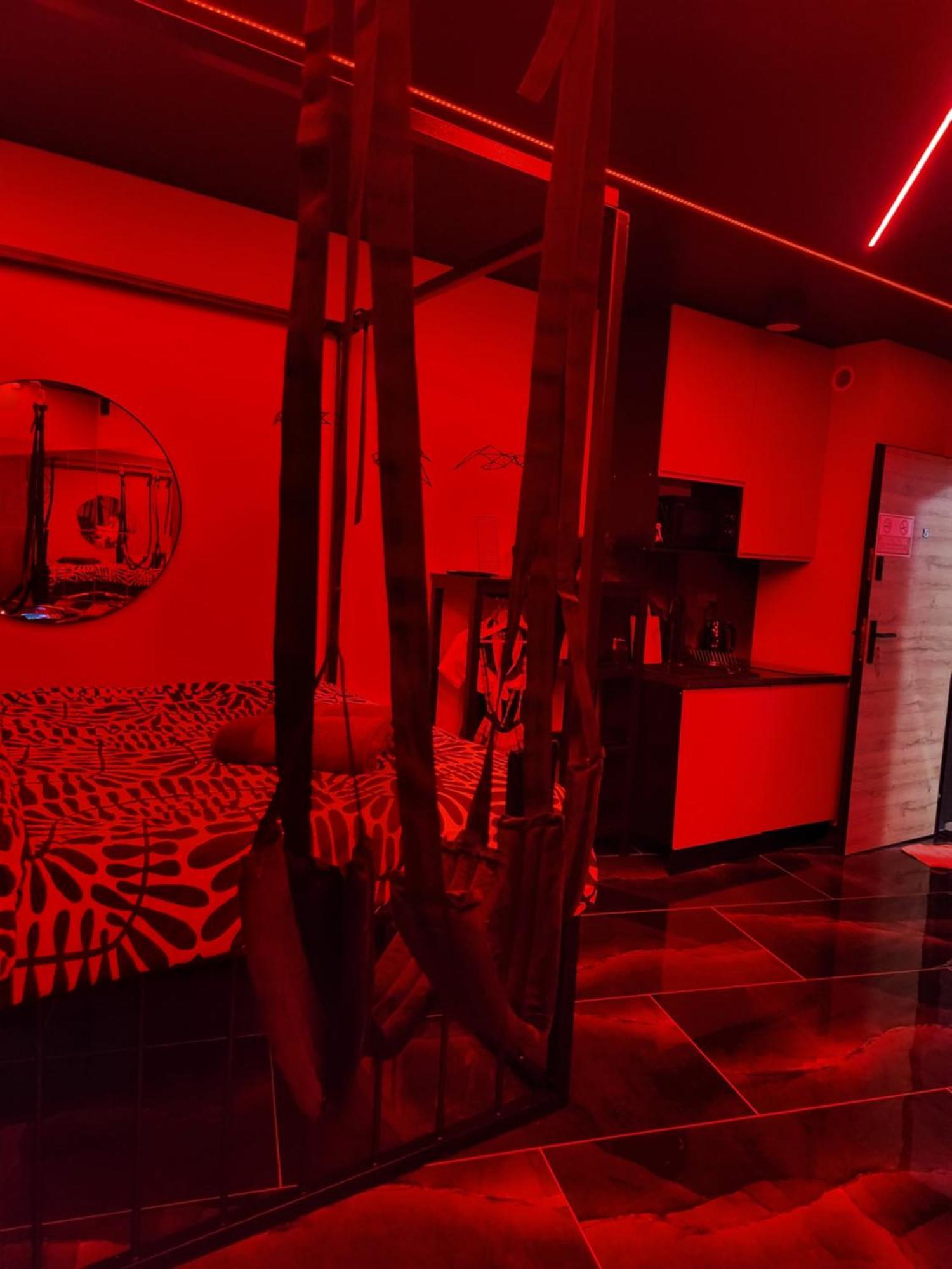 Apartment Chmielna Prestige With Luxury Jacuzzi And Sauna! Selected Also Feature A Massage Chair And Himalayan Salt With Color Therapy Salt Forest *