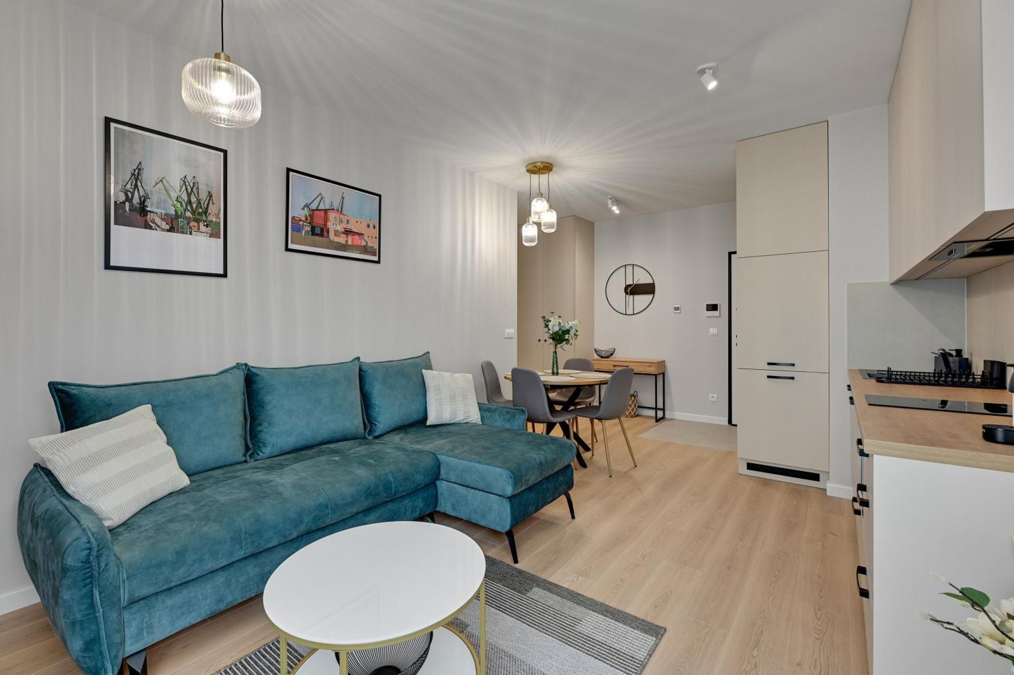 Doki Living By Blue Mandarin Parking & Foodhall * Gdańsk