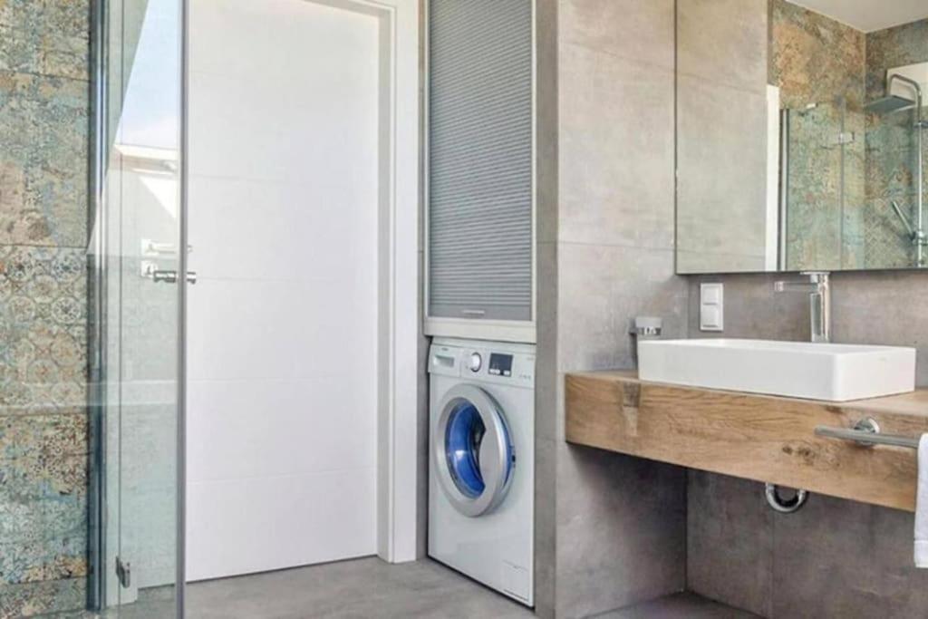 Apartment Close-urban Chic - Great Location - Swietej Barbary Gdansk