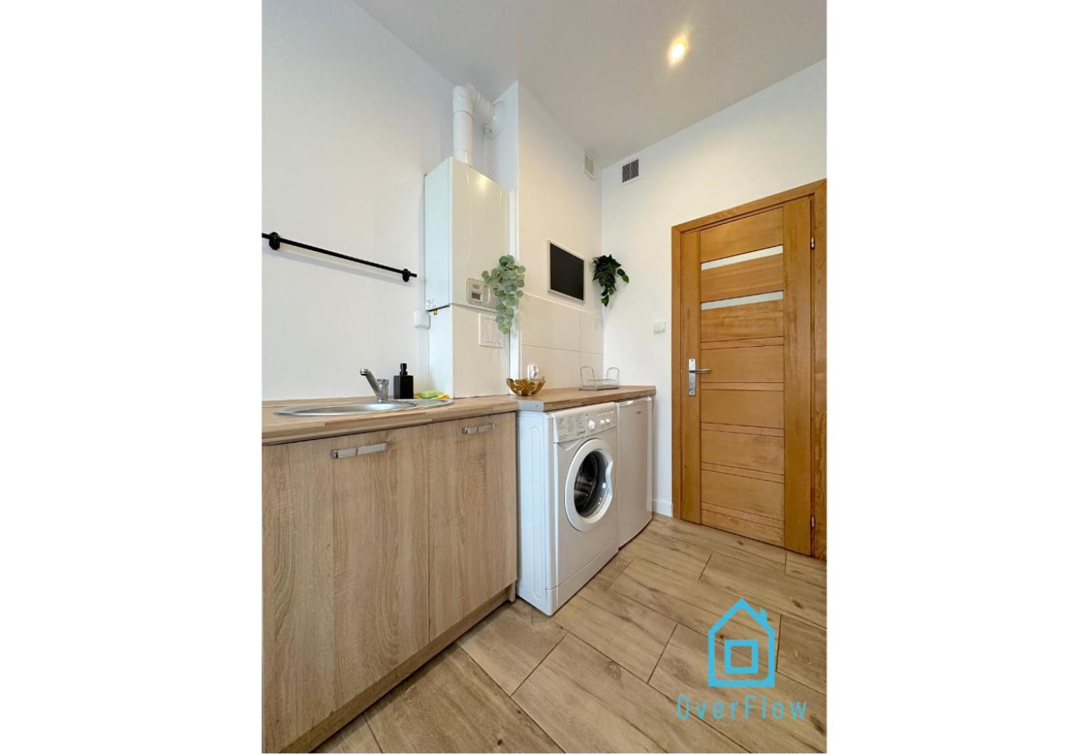 Apartment Birch Studio- Peaceful Retreat, 10 Minutes To Gdansk Old Town & Seaside *