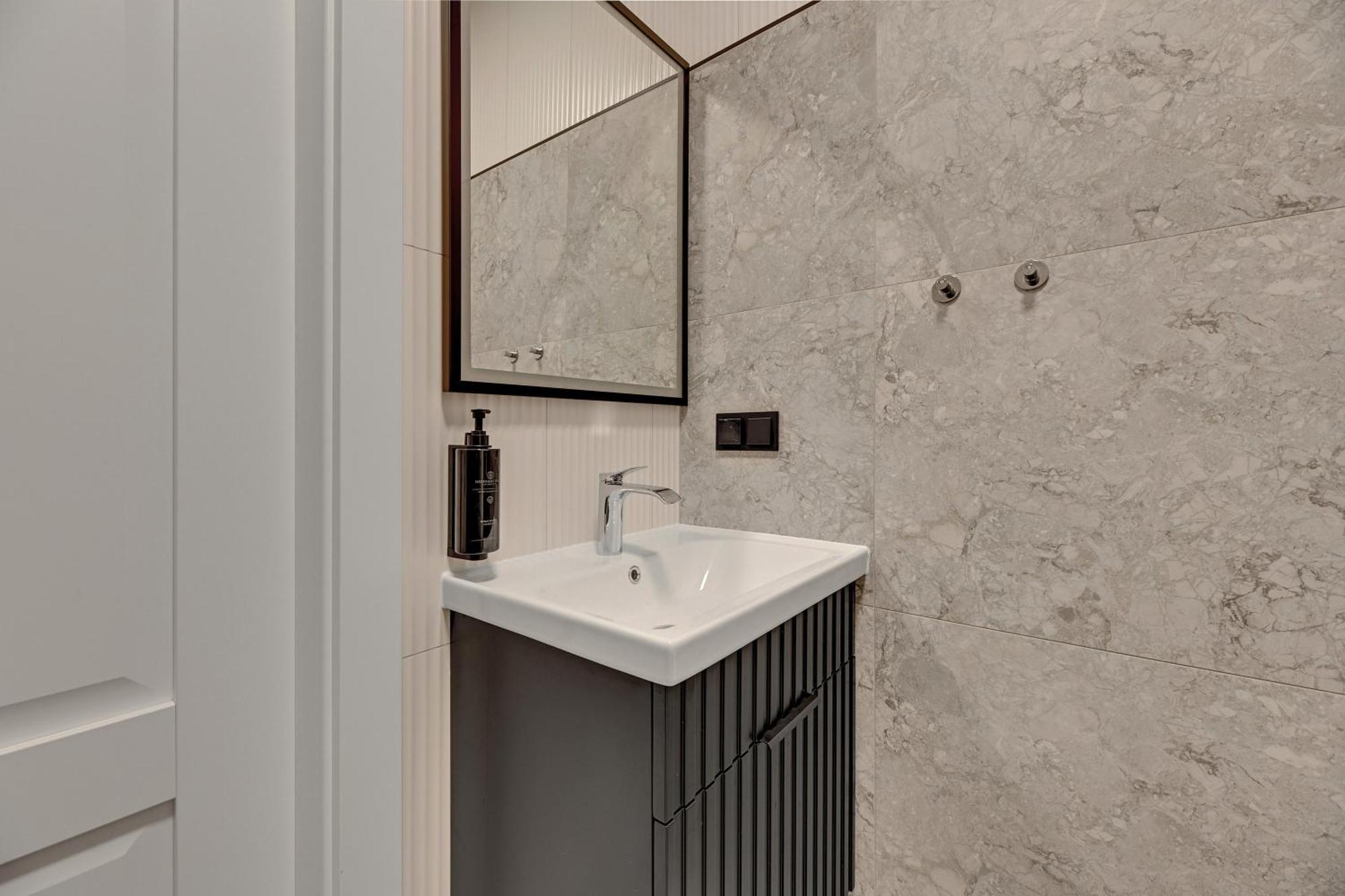 Stagiewna By Downtown Hotel apartamentowy