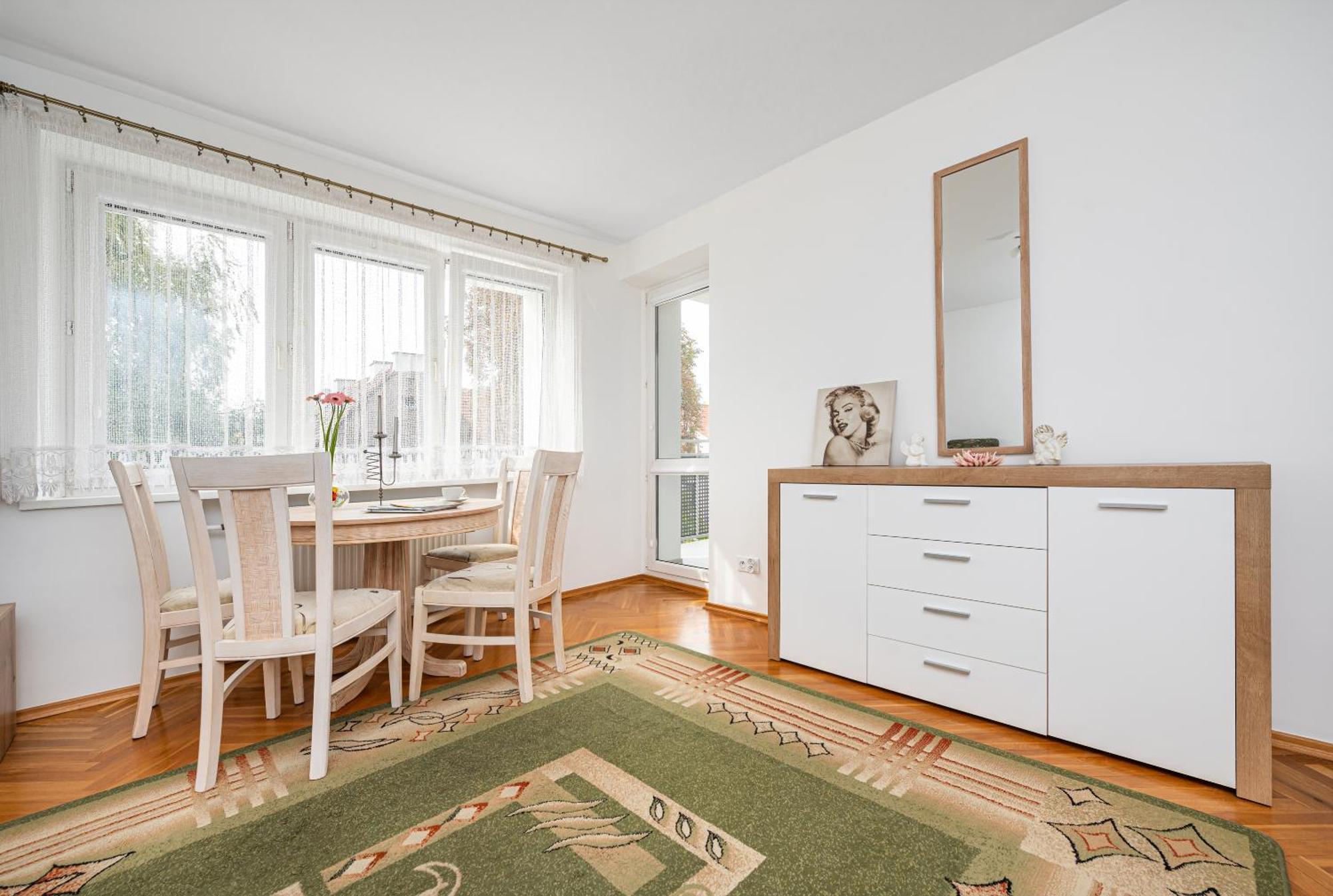 Emily Brzezno Apartamento *