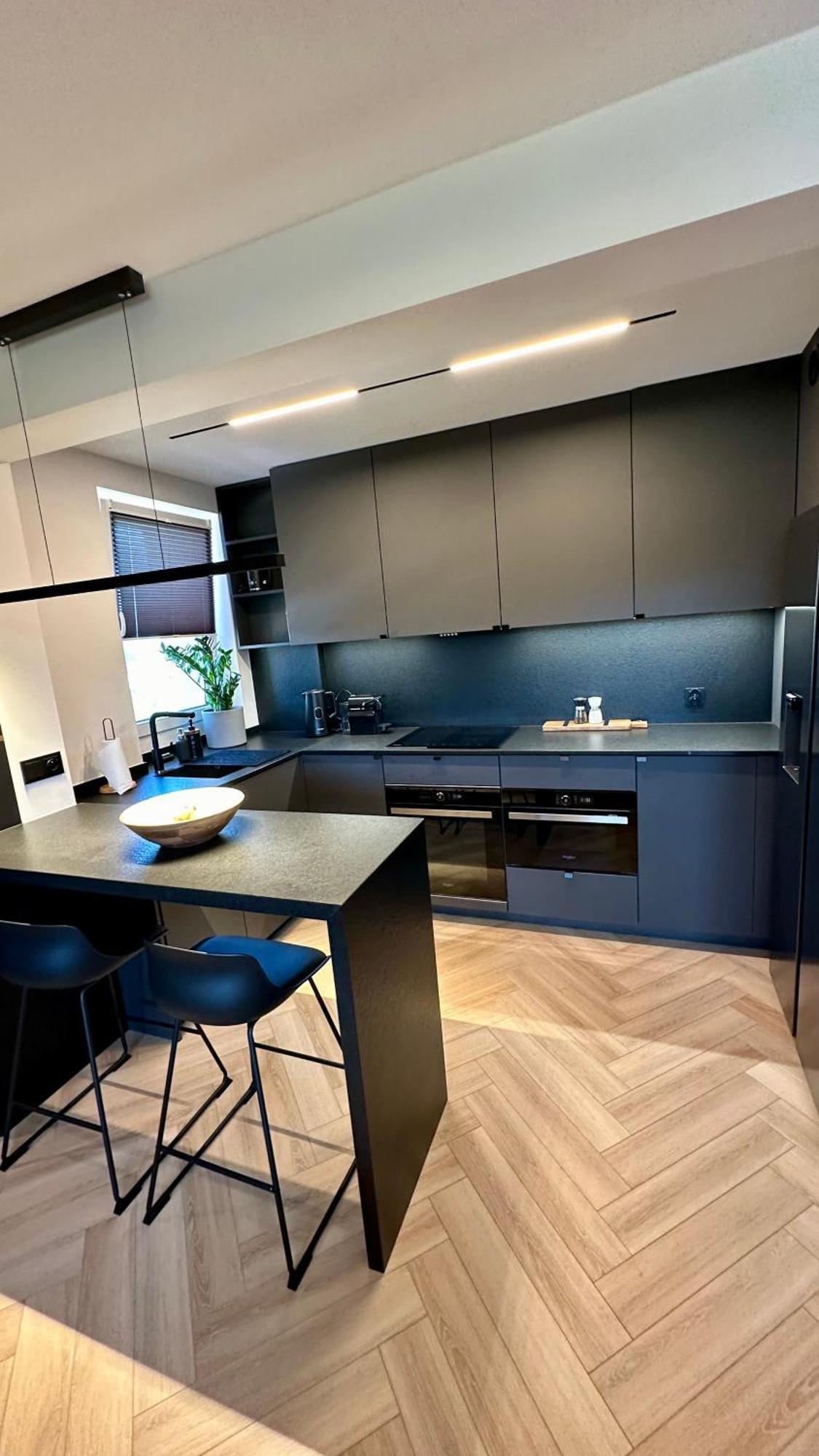Sunny 2 Bedroom Apartment, Free Parking, High Speed Internet * Gdansk