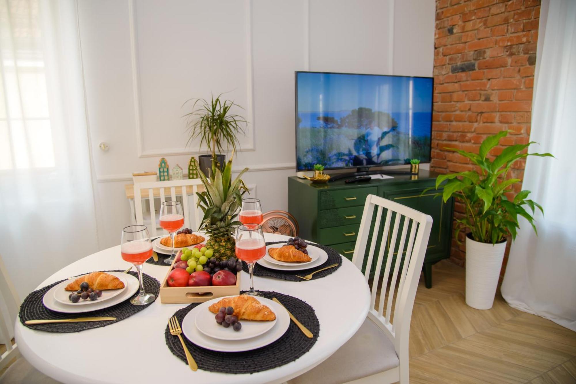 Maya's Flats & 36 - Chlebnicka Old Town Apartamento *