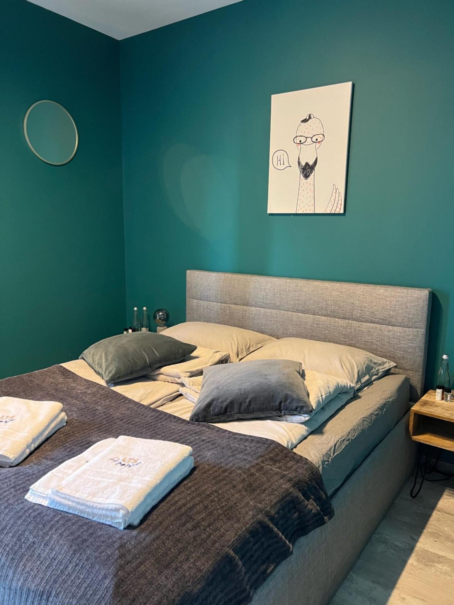Apartment Lts Rent Luxury & Comfortable Premium