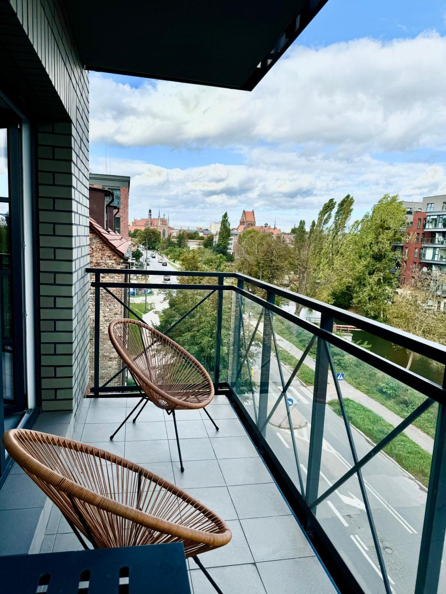 River View Downtown With Balcony *