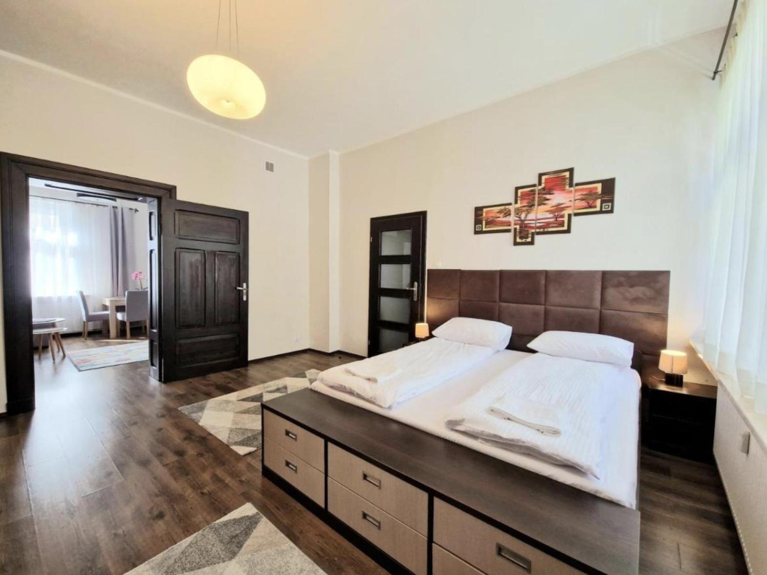 Centre Apartment *