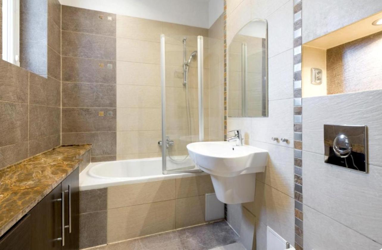 Apartment Centre *