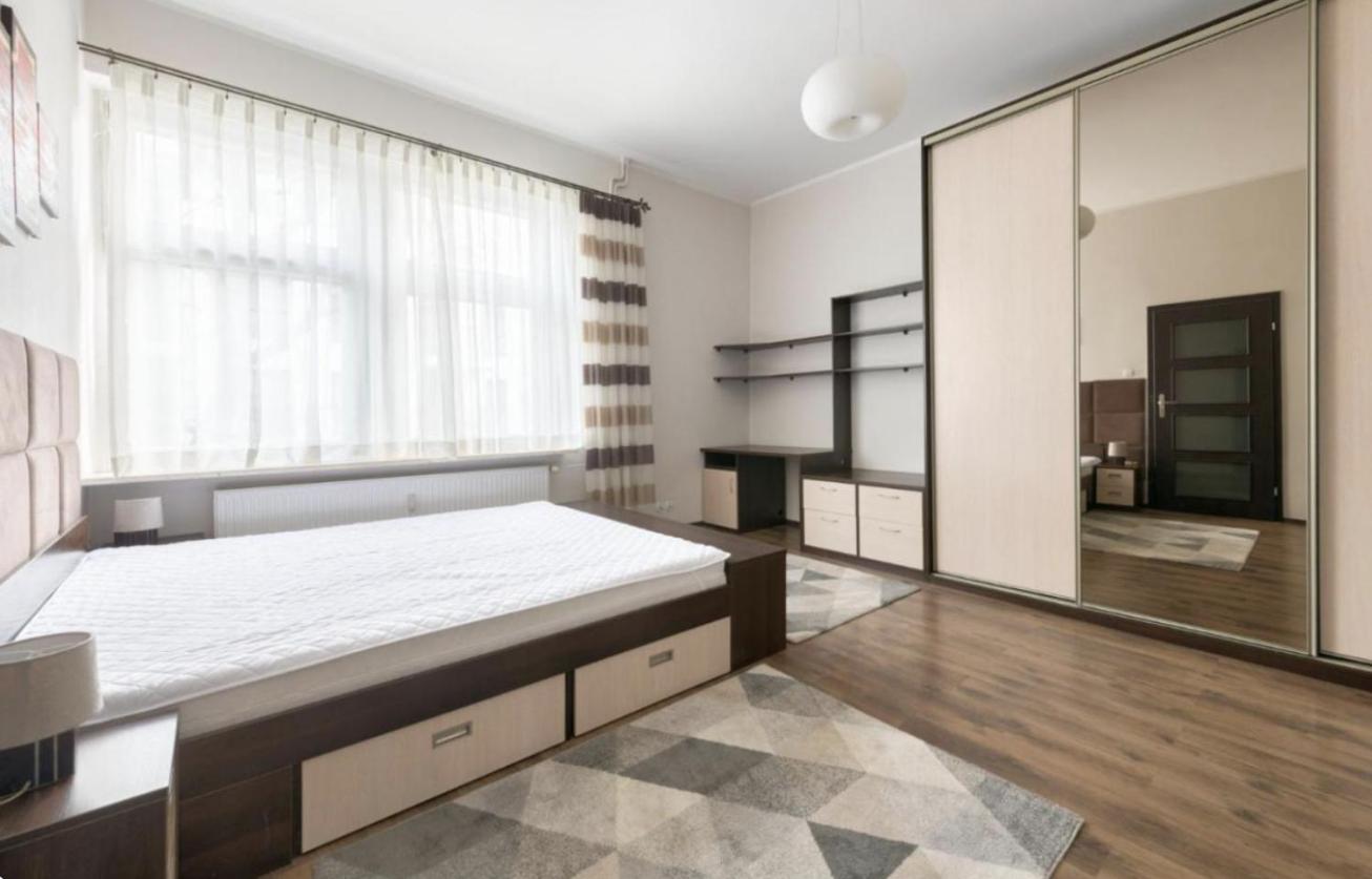 Apartment Centre