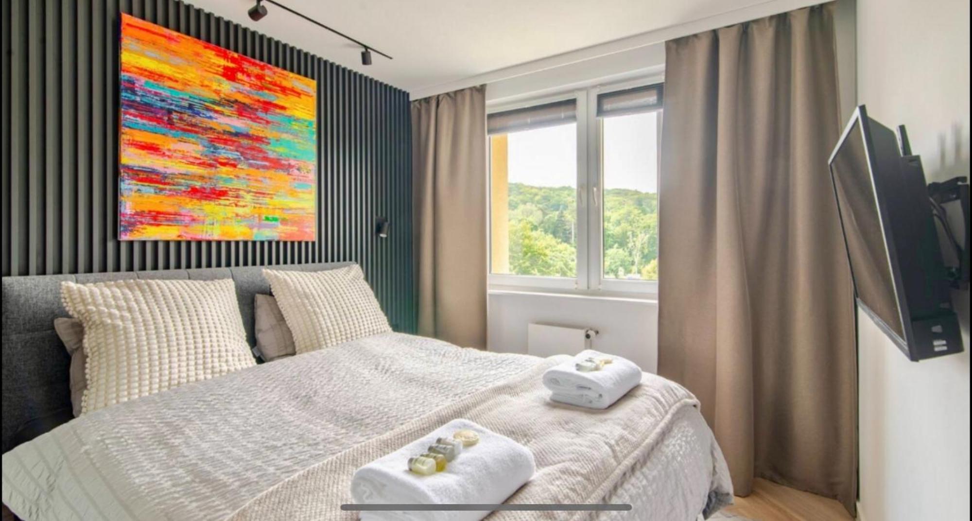 Sunny 2 Bedroom Apartment, Free Parking, High Speed Internet * Gdansk