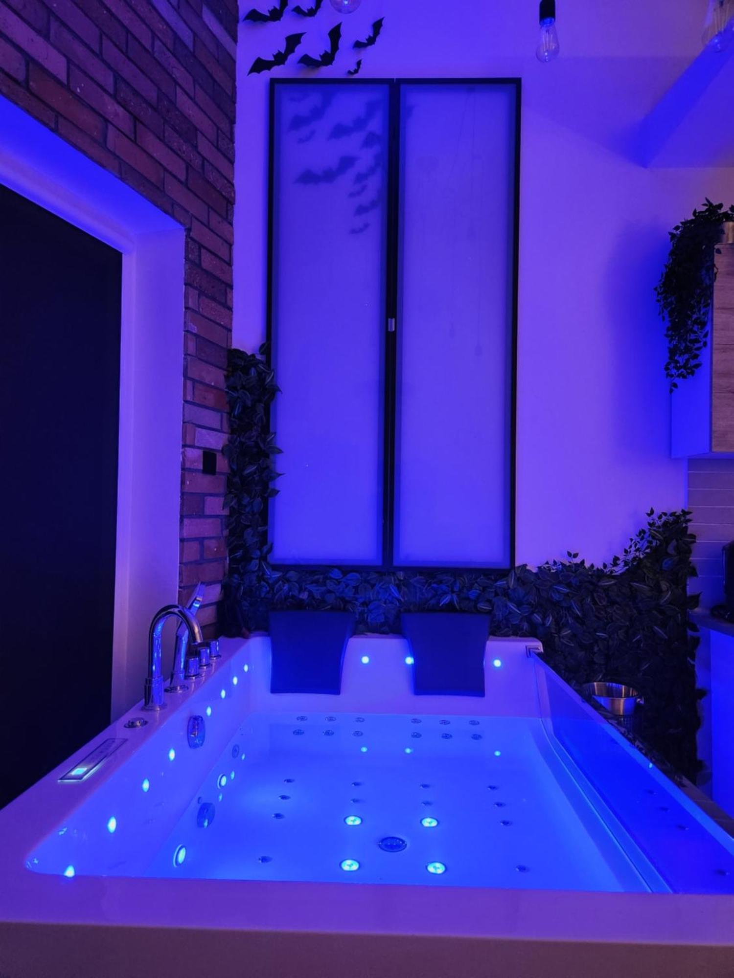 Chmielna Prestige With Luxury Jacuzzi And Sauna! Selected Also Feature A Massage Chair And Himalayan Salt With Color Therapy Salt Forest *