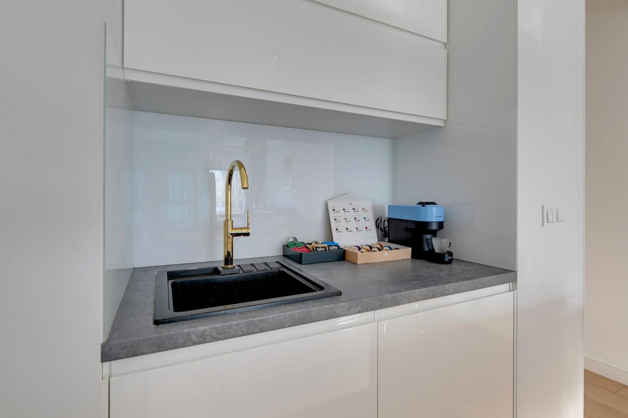 Wintera & Parking By Downtown Apartment