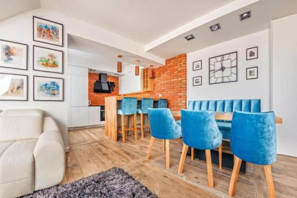 Apartment Close-central - One Bedroom With Balcony - Center - Sb12 *