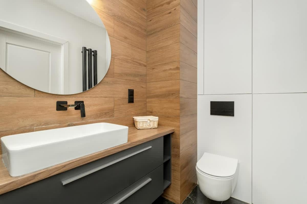 Klimatyzowany Apartament Z Parkingiem By Rent Like