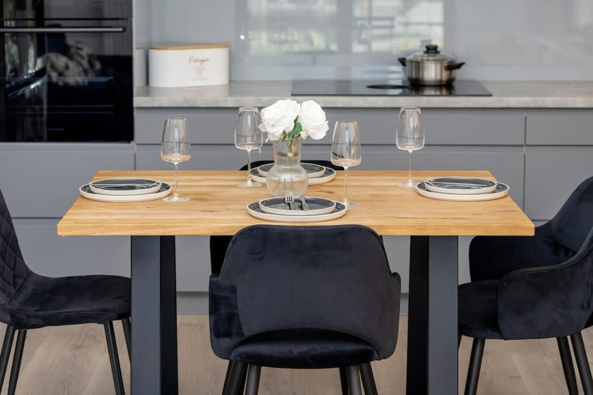 Klimatyzowany Apartament Z Parkingiem By Rent Like Apartment